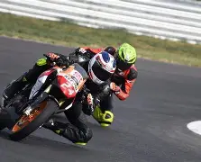 摩托车赛赛场再起风云:闽南风暴队守住胜果渝州烈马队,脚步移动更到位技战术储备厚实 摩托车赛赛场再起风云:闽南风暴队守住胜果渝州烈马队,脚步移动更到位技战术储备厚实